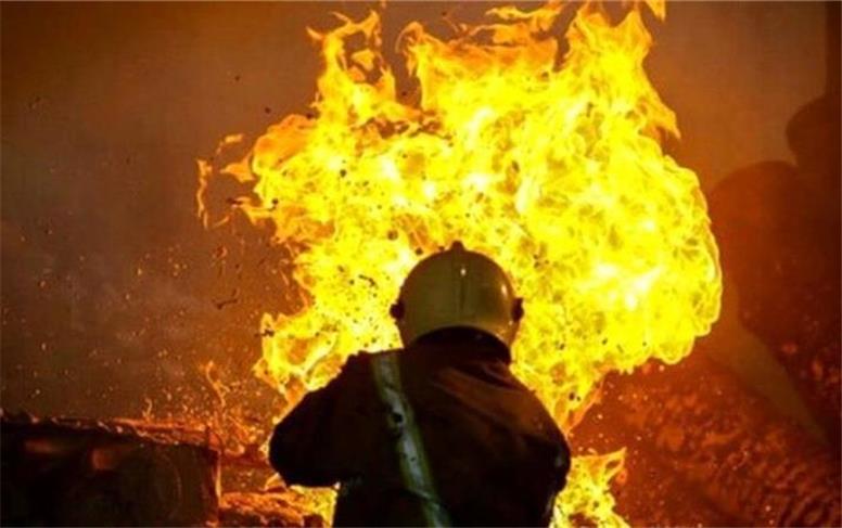 آتش‌سوزی گسترده در مینی‌بوسی با 20 مسافر