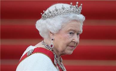 واکنش کیهان به مرگ ملکه انگلیس/۶ میلیارد پوند هزینه دفن ملکه در اوج بحران اقتصادی