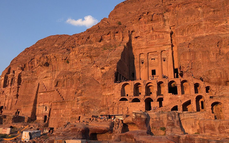 پترا شهری عجیب که توسط جن‌ها ساخته شده است 